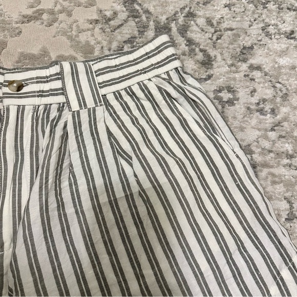 Madewell Linen Blend Curved Hem Shorts Striped Size Large Women’s White Gray - Picture 3 of 7